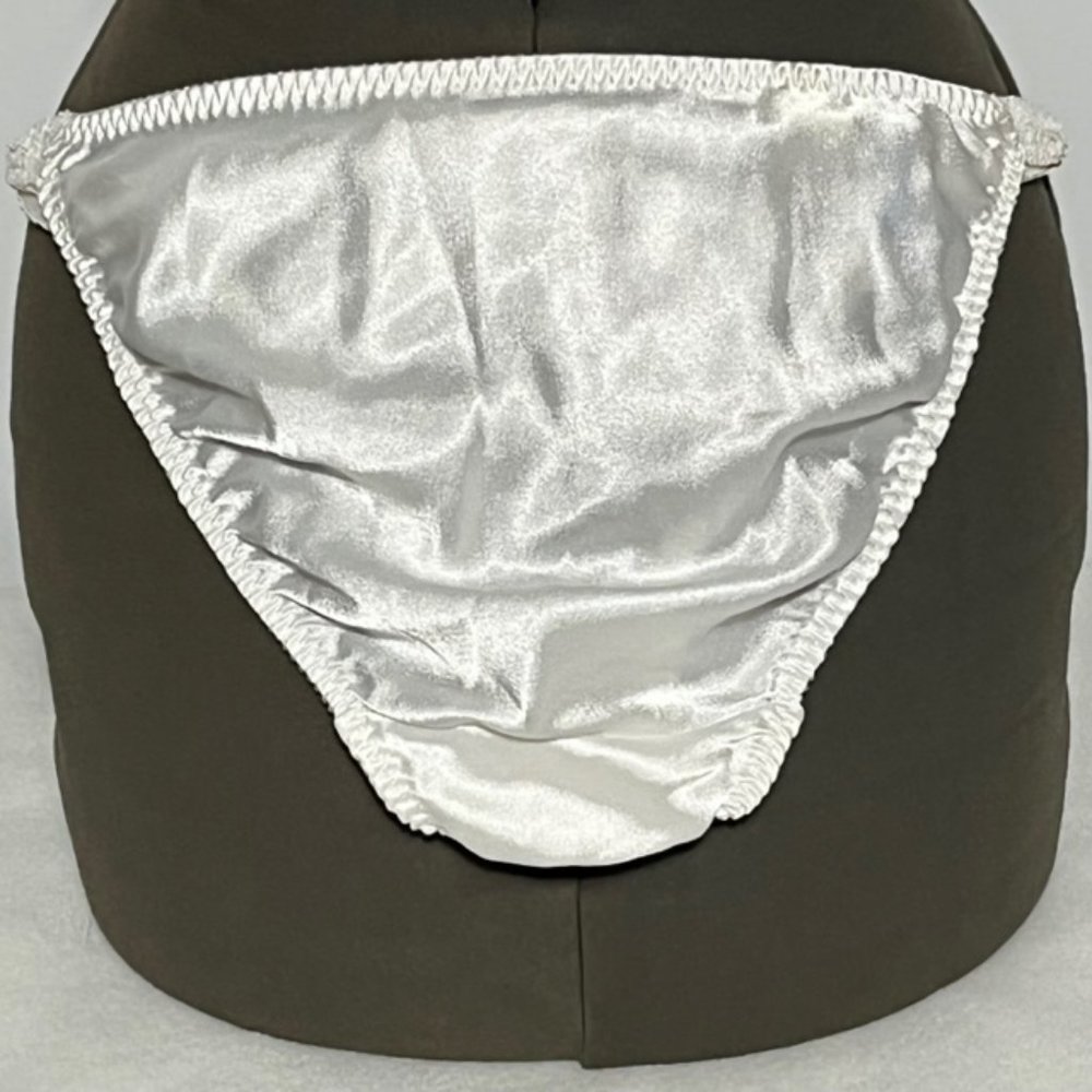 Vintage VICTORIA'S SECRET White Lace And Satin Bridal Lingerie Set. NWOT - Picture 12 of 15